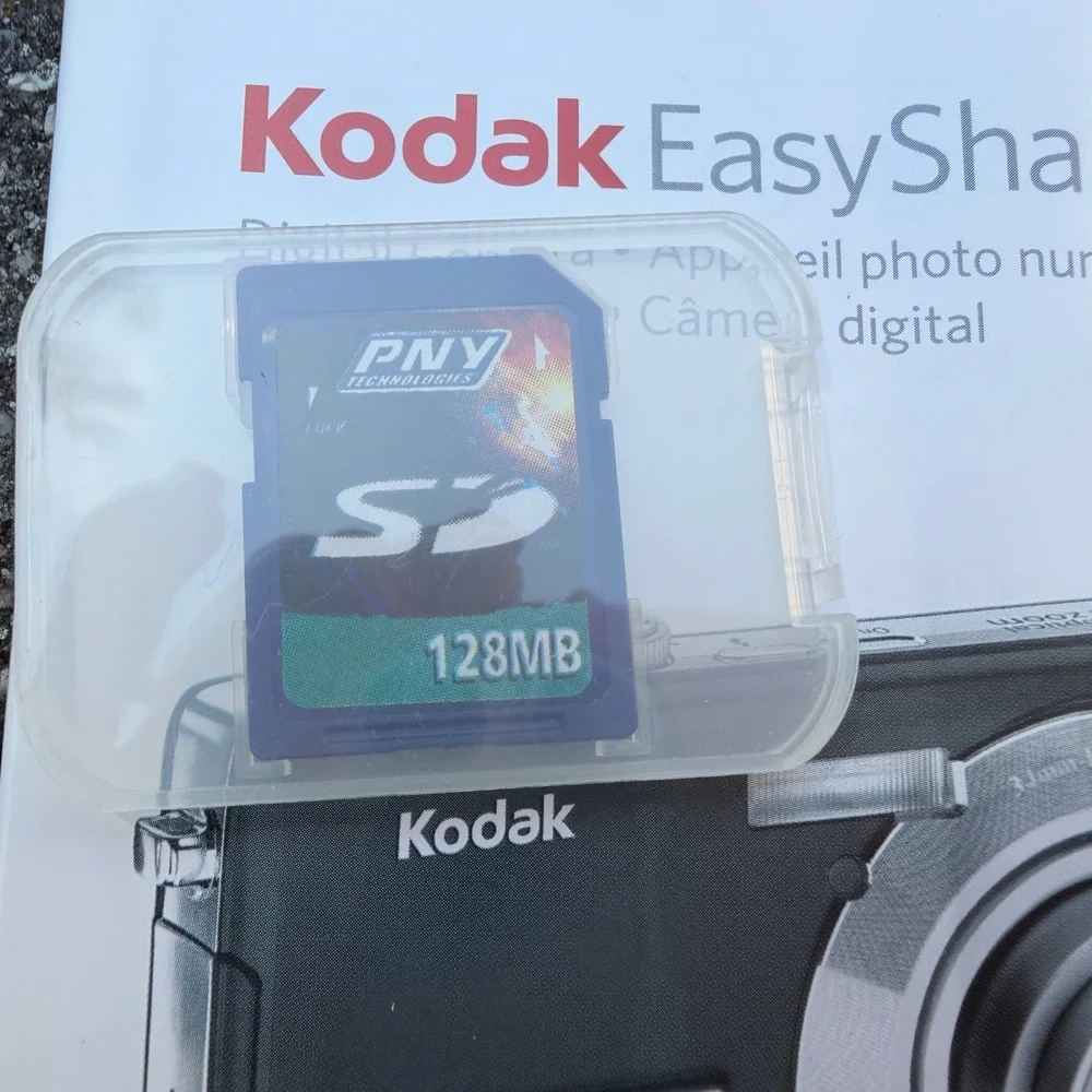 Kodak EasyShare M863 Digital Camera Copper Rose Gold 8.2MP Good 3x Zoom Bundle